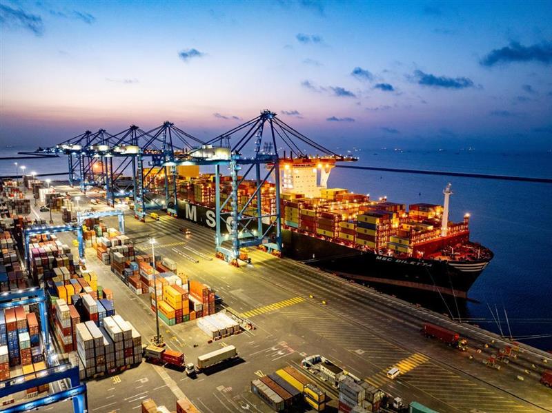 Historic Arrival of 400-Meter Vessel at MPS Terminal 3 Ushers in New Era for West African Trade.