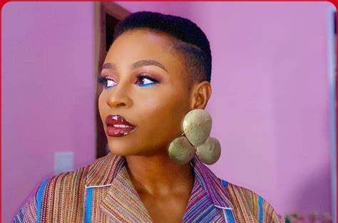Sensational female vocalist Eldah Naa Abiana Dickson, known by her stage name Abiana, has released a new song to celebrate the irreplaceable role of mothers in society