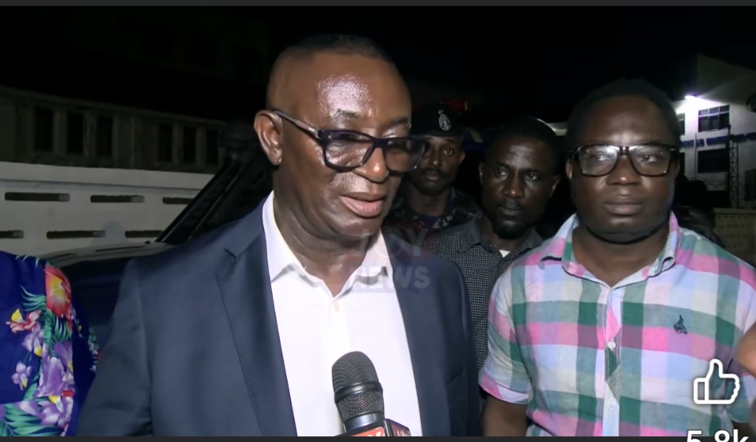 Speaking to Joy News, lead counsel Appiah Kubi disclosed that all necessary documentation had been completed to facilitate Wontumi’s bail. He expressed appreciation for the support received from key figures within the party, particularly Minister of Agriculture Bryan Acheampong