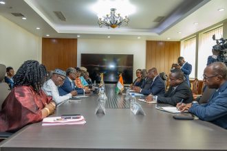 The aim of the ECOWAS pre-election mission is to discuss with these key actors and observers the conduct of pre-election activities and the political atmosphere, identify any difficulties and make concrete recommendations for the peaceful and transparent conduct of the elections.
