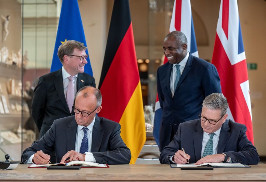 German Chancellor Friedrich Merz and UK Prime Minister Keir Starmer sign a new friendship treaty.