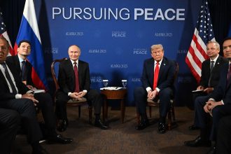 15 August 2025, US, Alaska: US President Donald Trump (C-R) and Russian President Vladimir Putin (C-L) attend a meeting at Joint Base Elmendorf-Richardson in Alaska. Photo: -/Kremlin/dpa -