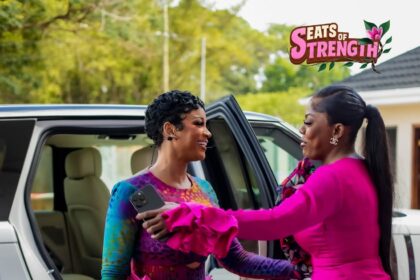 Nana Aba Anamoah (R) welcomes host Maame Guymfua Yeboah to ''Seat of Strength'', event.