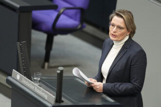 Stefanie Hubig (SPD), Federal Minister of Justice and Consumer Protection, speaks during a session in the Bundestag. Photo: Michael Kappeler/dpa