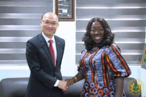 Outgoing Chinese Ambassador to Ghana, H.E. Tong Defa, pays fare well visit to Trade Minister, Madam Elizabeth Ofosu-Agyare. 
