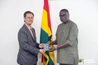 Chargé d’Affaires of Malaysia, Mr. Syed Nauzer Idid Bin Syed Yusoff (Left), with Deputy Minister for Foreign Affairs, James Gyakye Quayson (MP). 