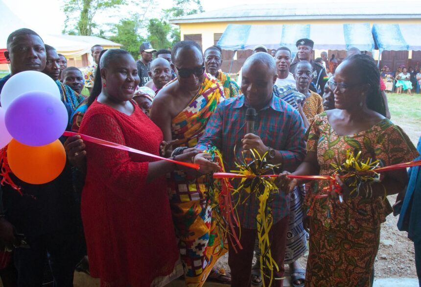 Member of Parliament for Abura Asebu Kwamankese Constituency, Felix Kwakye Fosu commissioning the project