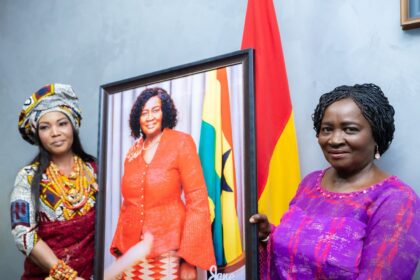 Paramount Queen Mother of Jamestown (Ngleshie Alata), Her Majesty Naa Afipong IV visits Vice President Jane Naana Opoku Agyemang.