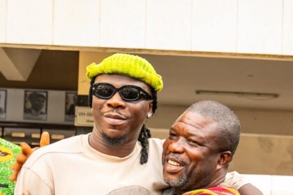 Stonebwoy meets James Gunu-Volta Regional Minister.