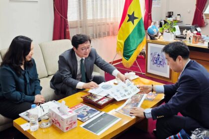 Ambassador Kojo Choi holds progressive talks in Korea