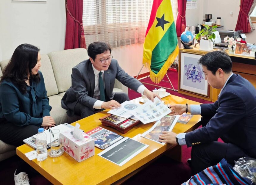 Ambassador Kojo Choi holds progressive talks in Korea