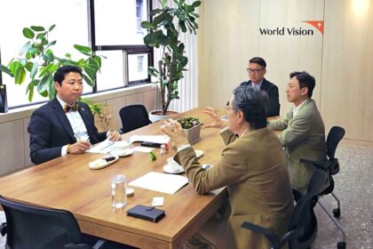 Ambassador Kojo Choi visits World Vision