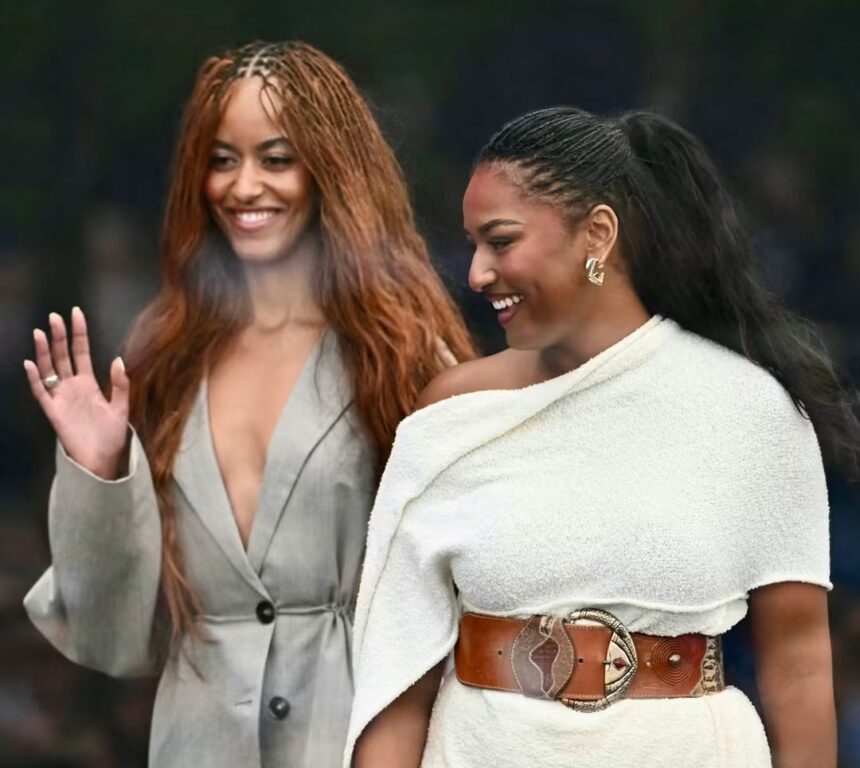 Malia and Shasha-The Obama Daughters.