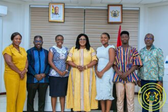 Dr. Naa Momo meets with GRASAG executives.