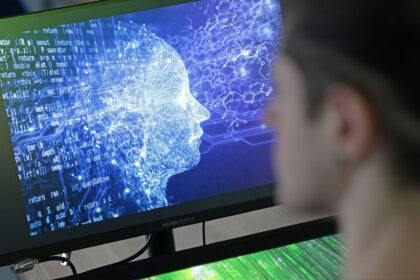 Many hopes are currently being placed in artificial intelligence (AI) as a means of solving societal problems. However, it could also make some jobs obsolete. Photo: Matthias Bein/dpa