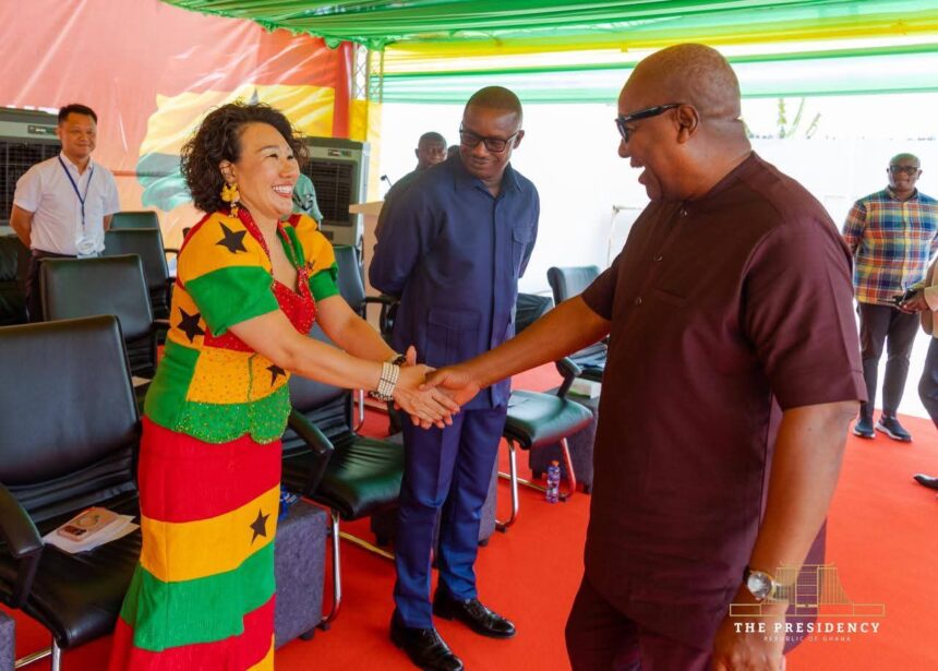 President Mahama with CEO of Zonda Tech, Yang Yang.